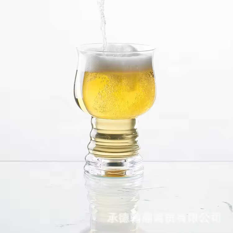 500ml IPA Beer Glass | Stemmed Craft Beer Glass with Custom Logo - Vesselia Glass