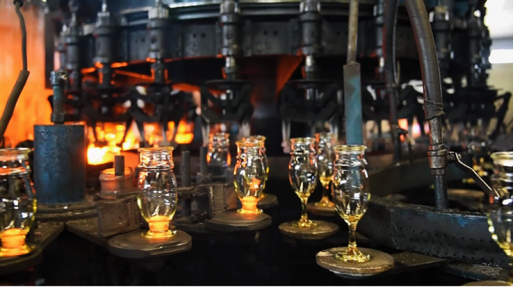 Why Hand-Blown Glass Still Matters in Modern Manufacturing Why Hand-Blown Glass Still Matters in Modern Manufacturing